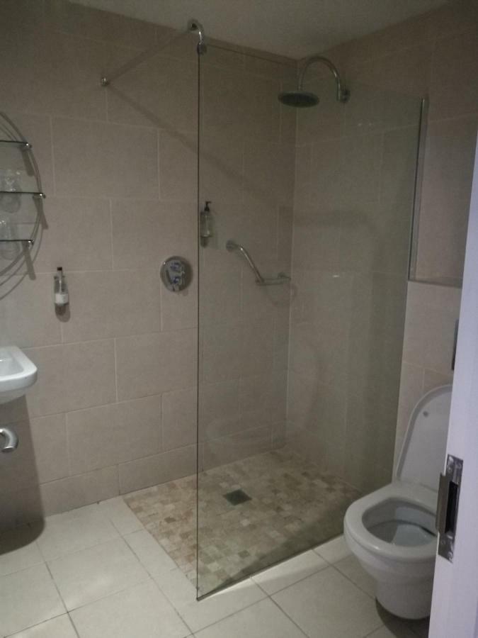Barley Sheaf, Old Bridge Street En Suite Rooms, Room Only Truro Exterior photo